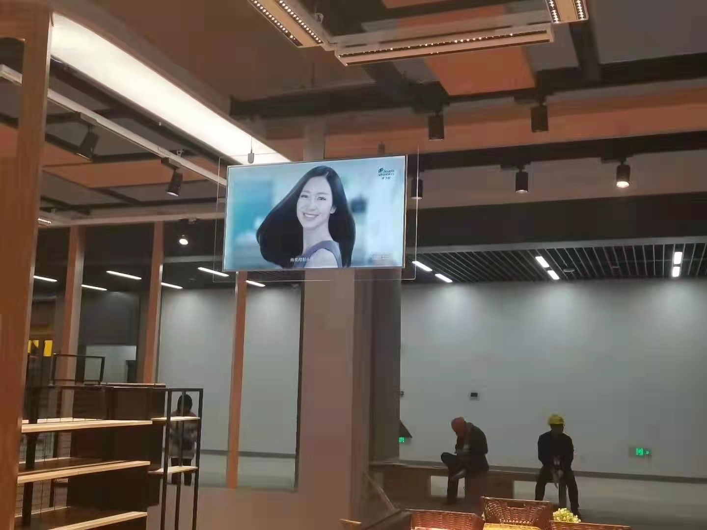 数字标牌6--吊装屏